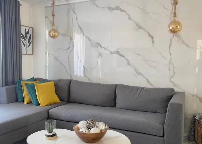 Luxury Apartment In Parklands