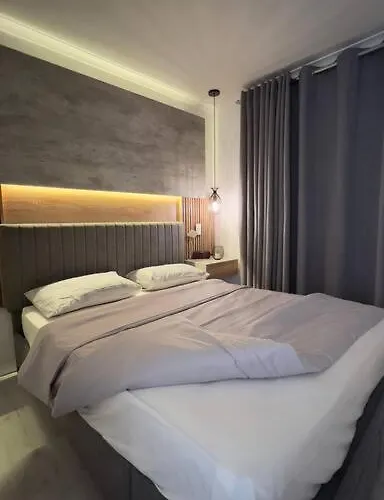 Luxury Apartment In Parklands
